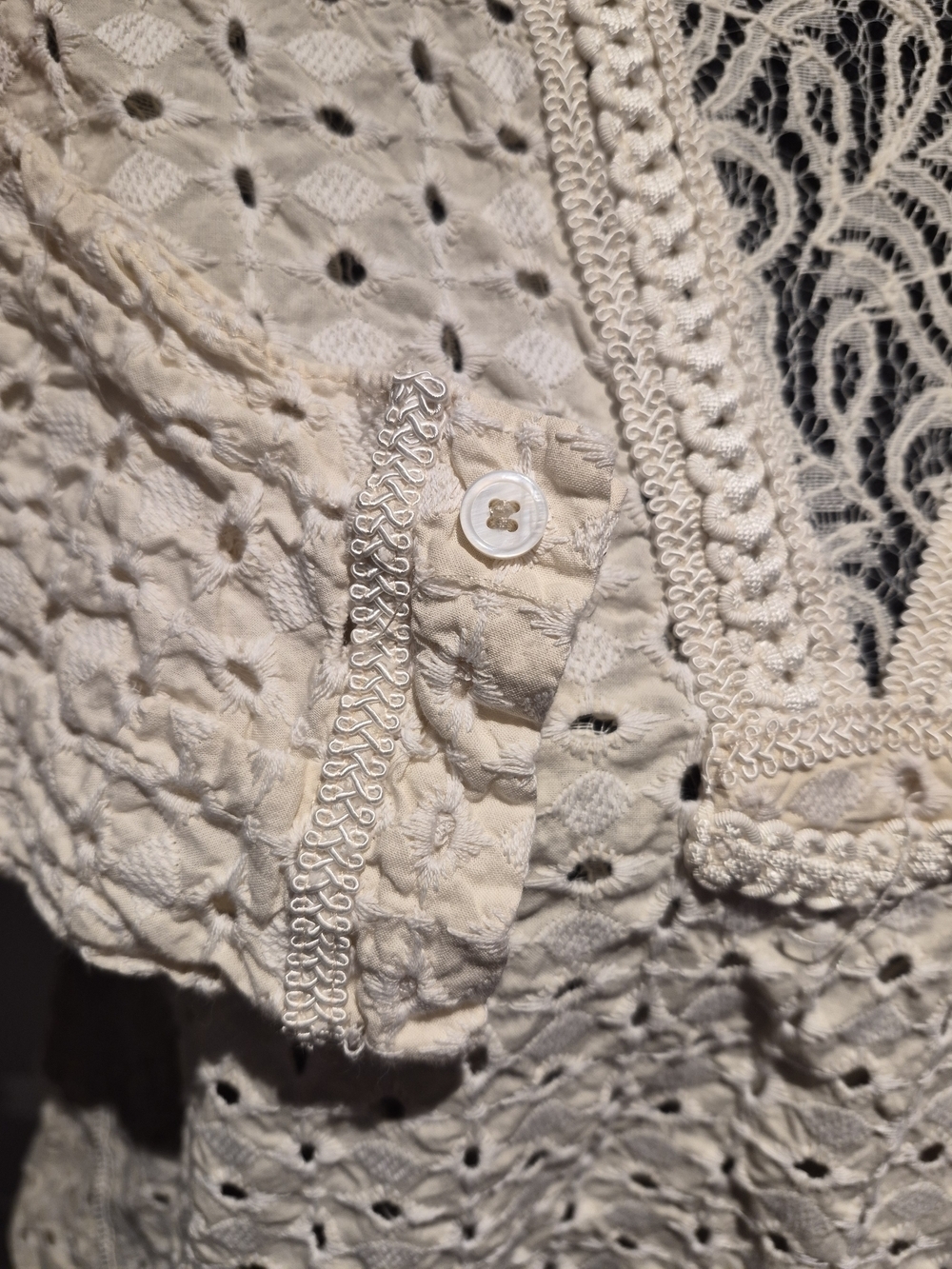 Zara Cream Eyelet V-Neck Sweater - Picture 6 of 7